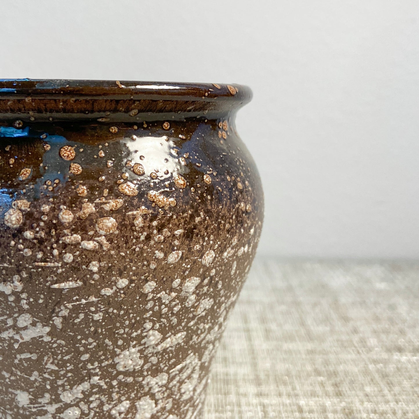 Set of 2 Dotted Pots