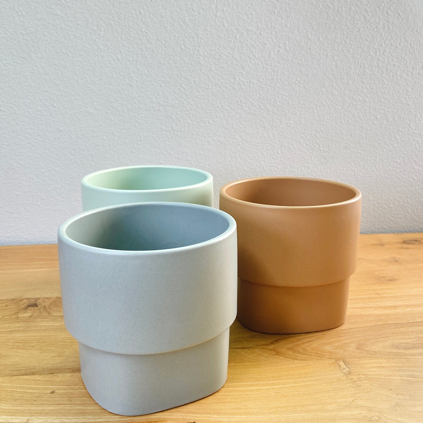 Minimalistic Round Pot
