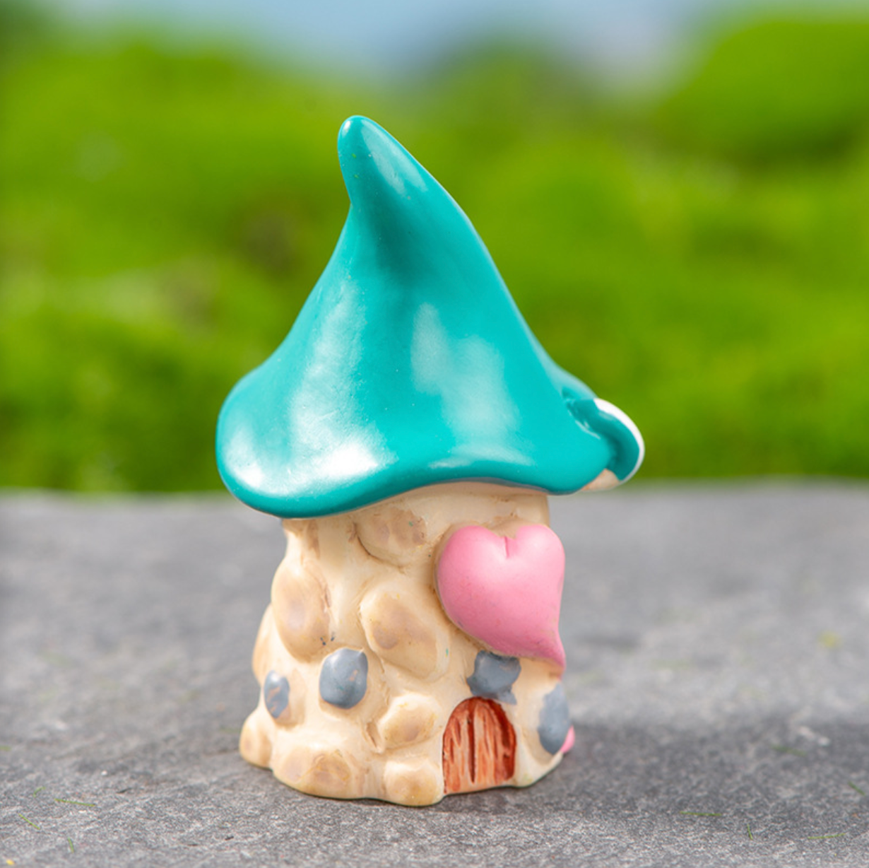 Miniature Witch Hut