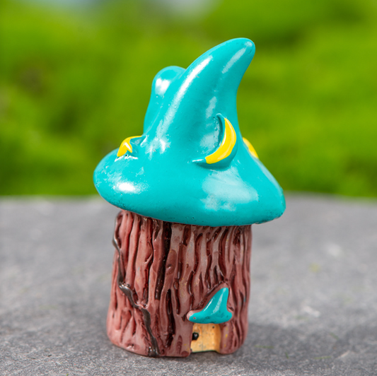 Miniature Witch Hut